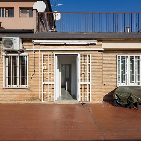 Amazing Terrace In Milan-via Strambio Studi